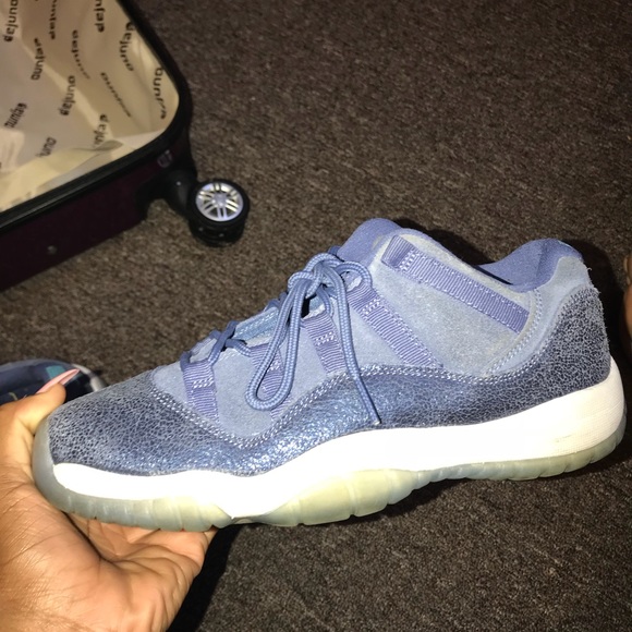 Jordan 11s Blue Moon - Picture 1 of 6